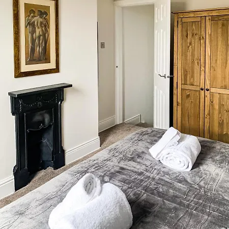 Apartman Cedar House - Quaint Victorian With Free Parking York