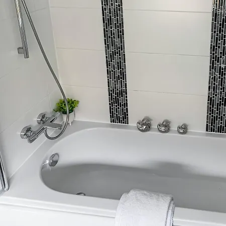 Cedar House - Quaint Victorian With Free Parking * York