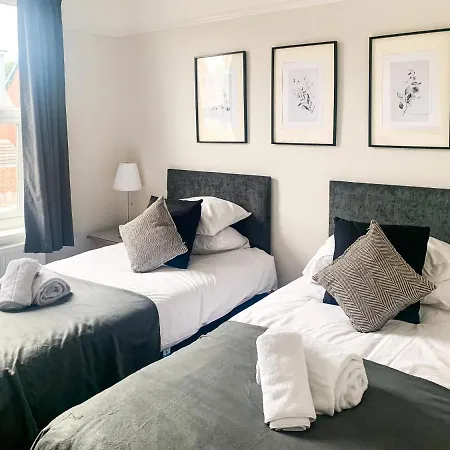 Apartman Cedar House - Quaint Victorian With Free Parking York