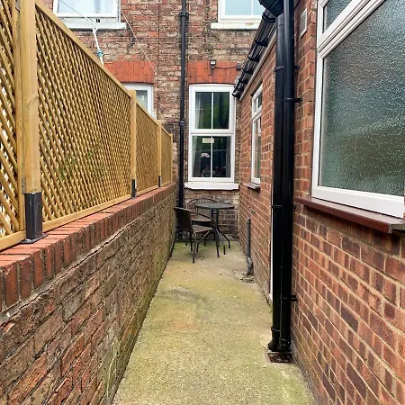 Cedar House - Quaint Victorian With Free Parking *