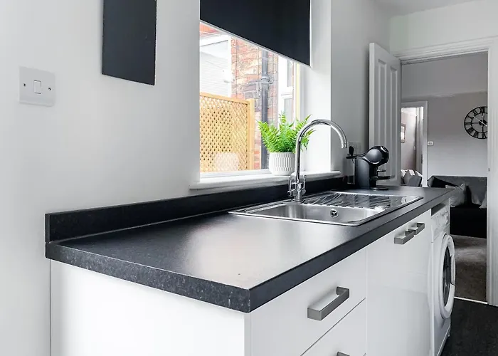 Cedar House - Quaint Victorian With Free Parking Apartament