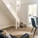 شقة Cedar House - Quaint Victorian With Free Parking