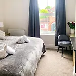 شقة Cedar House - Quaint Victorian With Free Parking