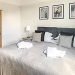 Cedar House - Quaint Victorian With Free Parking شقة *