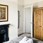 شقة Cedar House - Quaint Victorian With Free Parking *