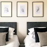 Cedar House - Quaint Victorian With Free Parking شقة يورك