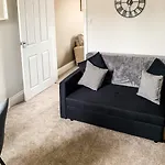 Cedar House - Quaint Victorian With Free Parking شقة *