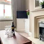 شقة Cedar House - Quaint Victorian With Free Parking يورك
