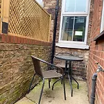 شقة Cedar House - Quaint Victorian With Free Parking *