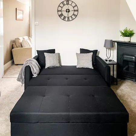 Apartment Cedar House - Quaint Victorian With Free Parking