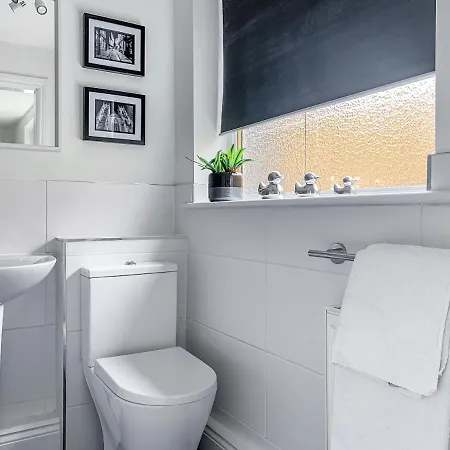 Apartment Cedar House - Quaint Victorian With Free Parking *