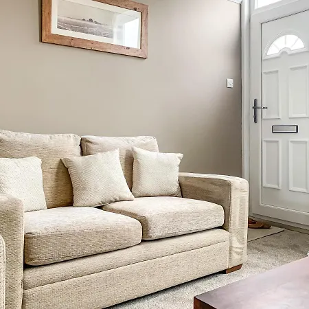 Cedar House - Quaint Victorian With Free Parking Apartment *